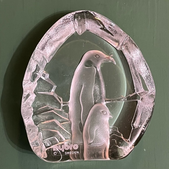 Nybro Sweden Crystal winter ice scene penguin and baby display/paperweight gift. - Picture 12 of 14